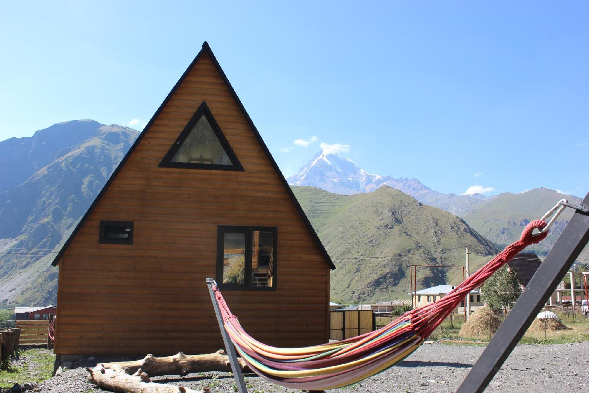 Апартаменты Kazbegi Folk Экстерьер фото